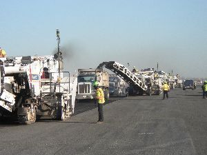 By using Topcon GPS, Intercounty Paving Associates was able to simultaneously operate five Roadtec RX-900 milling machines to speed production at the John F. Kennedy Airport. This would have been impossible using conventional techniques.