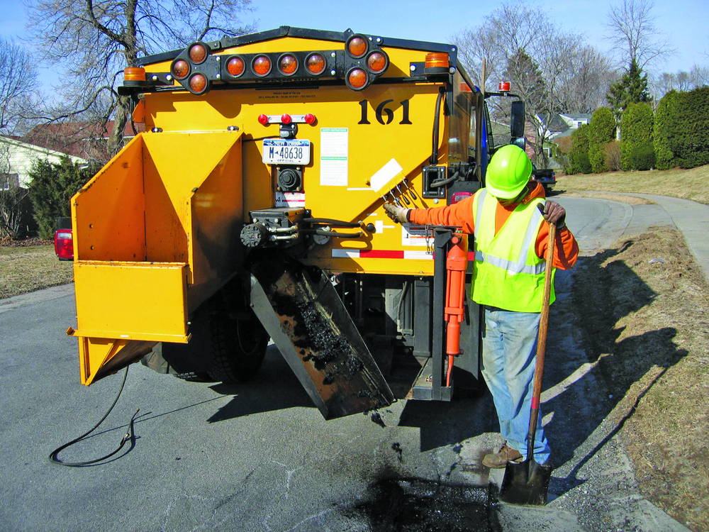 Pvm Pothole Patching1utilizingswivelmateri 10219251