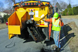 Pvm Pothole Patching1utilizingswivelmateri 10219251