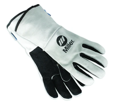 Three-dimensional pattern designed to fit natural contours of the hand