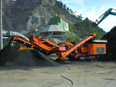 Rockster gave away an R1100 with screening box and return belt at CONEXPO 2011 in a lottery-style drawing.