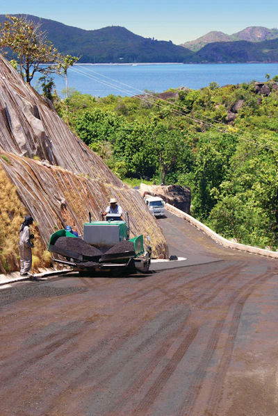 Praslin is a very hilly island. The Super 800 took on gradients of up to 20% with ease.