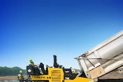 Rubber tracks offer the advantage of greater flotation, traction and stability, which can be an advantage in sandy or loose soils or in steeper terrain.