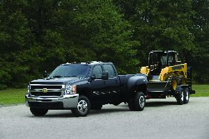 A fuel saver mode, six-speed transmissions and a new 3.08 axle ratio translate into increased fuel economy for the Chevy Silverado and GMC Sierra models.