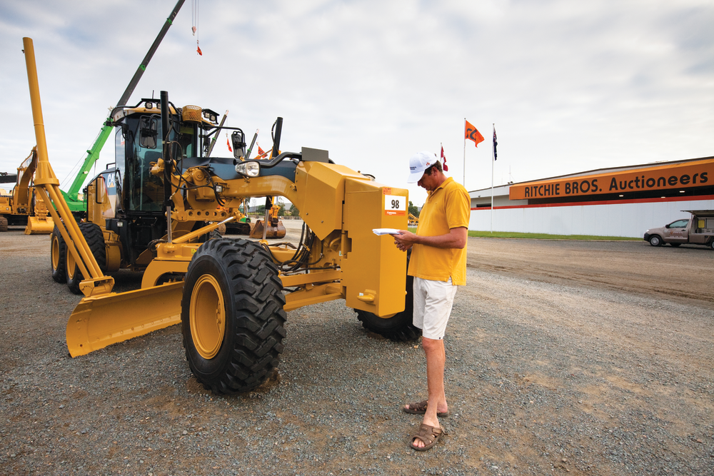 Break down a motor grader inspection into distinct categories so you don't get overwhelmed by the complexity.