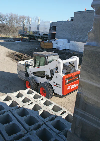 S750 Skid Steer Loader With Pa 10451167