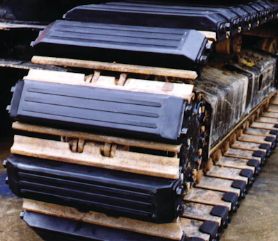 The Artliner-BLS Clip-On Pads used by Golden Triangle Construction delivered a combined 10,000 hours on a Kobelco SK120 and a Caterpillar 312 excavator.