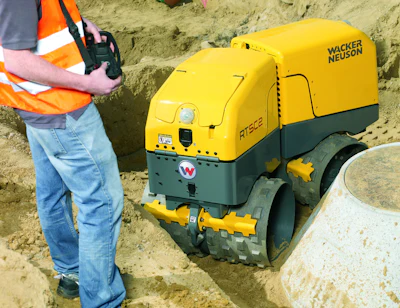 The remote control system on Wacker Neuson trench rollers is completely sealed to withstand dust and water on the jobsite.