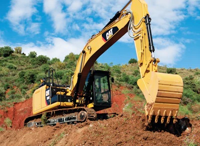 The Caterpillar 320 Heavy uses a heavy counterweight to offer similar lifting capacity to a 324 size machine.