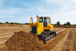 The Liebherr PR 724 Litronic incorporates a hydrostatic drivetrain for up to 20% less fuel consumption, depending on the application.