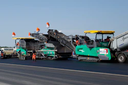 The InLine Pave method developed by VÖGELE yields both economic and technical advantages. The rapid paving process, shorter construction periods, less nuisance to traffic and the outstanding quality of the roadway are particularly noteworthy advantages.