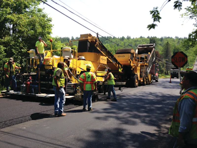 Galasso's BOMAG CR552 paving machine in action