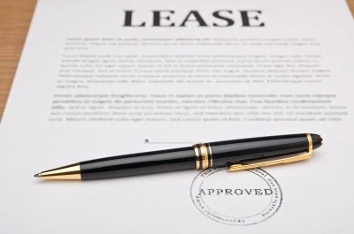 Find the best leasing option for your construction business by knowing what options are available and what the benefits of each is.