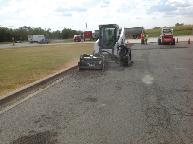 West Tennessee Construction Services leased three large Bobcat T870 compact track loader to perform parking lot maintenance for large retail companies and truck stop plazas. It also has three S770 skid steers, but finds the tracked machines more effective for milling operations.