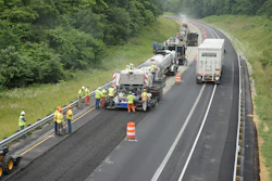 Wirtgen 3800 CR recycles in-place lane of I-81 in Virginia in landmark pavement recycling project.