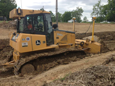 CE Contracting used a Trimble GCS900 grade control system with dual GNSS an-tennas on its John Deere 750K crawler dozer to grade the site.