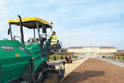 VÖGELE dash 3 paver SUPER 1303-3i revamps areas at Ludwigsburg Palace grounds in Germany.