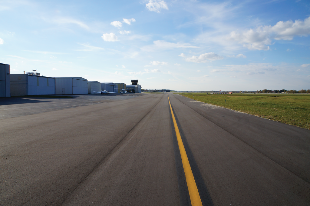 In addition to the RTR-modified asphalt, the mix design used on the taxiways also included almost 3% recycled asphalt shingles (RAS) and 12% reclaimed asphalt pavement (RAP).