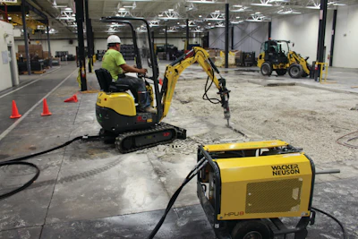 The Wacker Neuson 803 Dual Power 1-tonne excavator is specifically designed for interior applications and allows the machine to operate emissions-free while working indoors.
