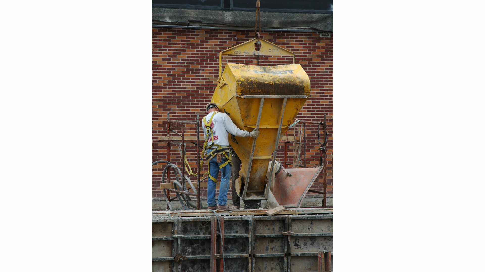 It’s important to analyze a jobsite in advance to identify the types of fall protection required and to determine the best options for tying off.