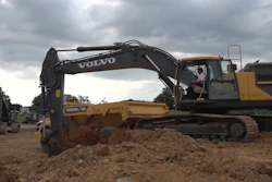 Video: Volvo EC380E Large Tracked Excavator in Action