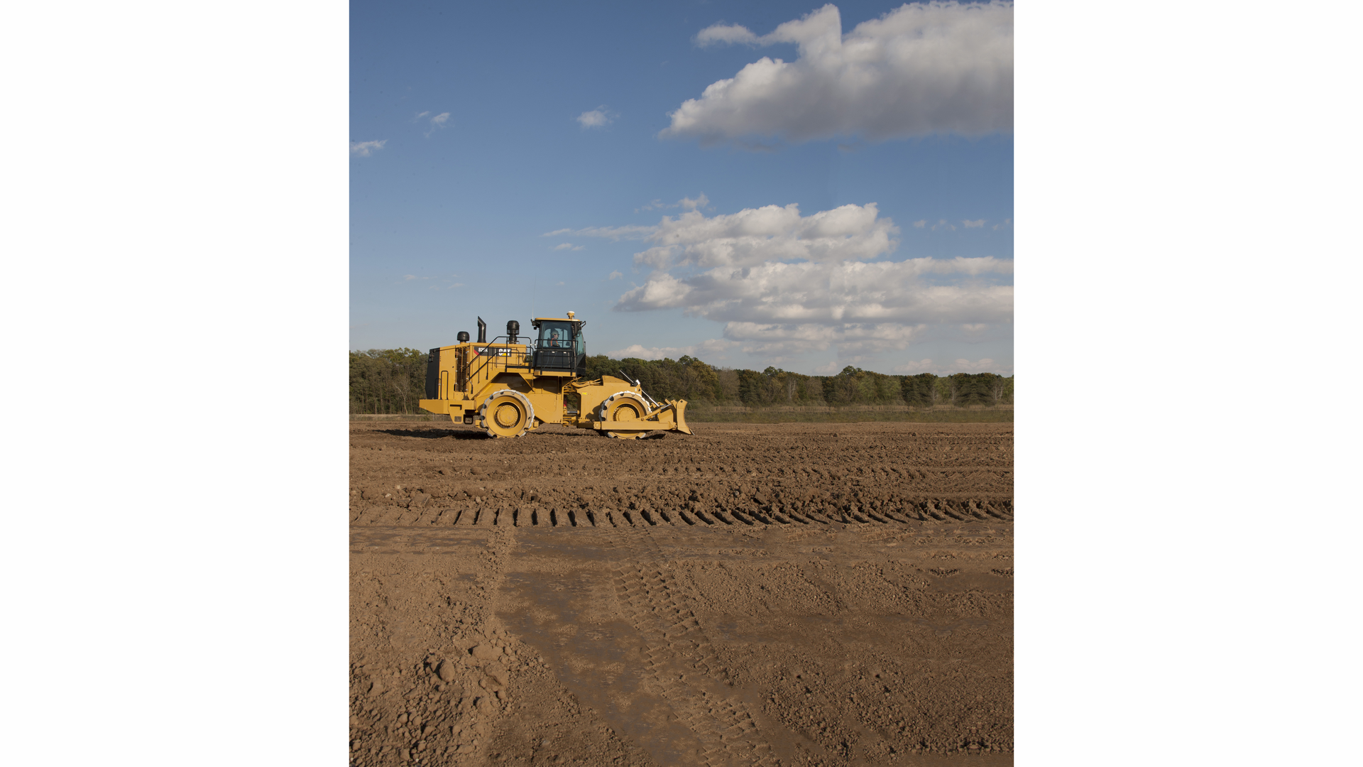 Cat 825 K Soil Compactor Zoomed Out C10159279 545932d5724b0
