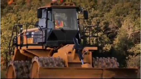 Video: Features of the Caterpillar 825K Soil Compactor