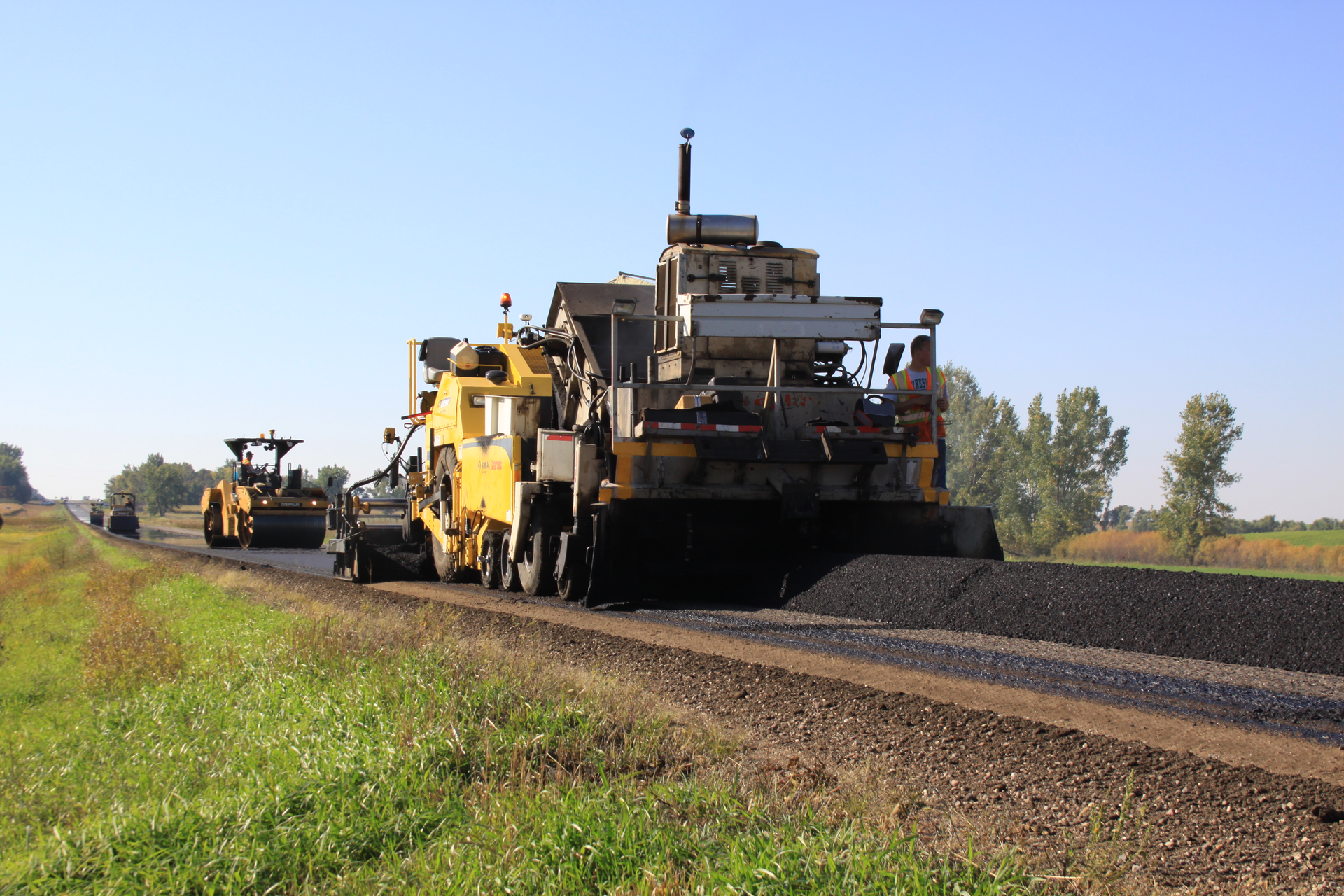 Duininck used windrow paving with a Cedarapids pick-up machine and insert in the hopper to establish continuous paving to help mitigate any segregation issues.