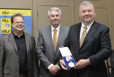 handover2015 551b0b5e3b858