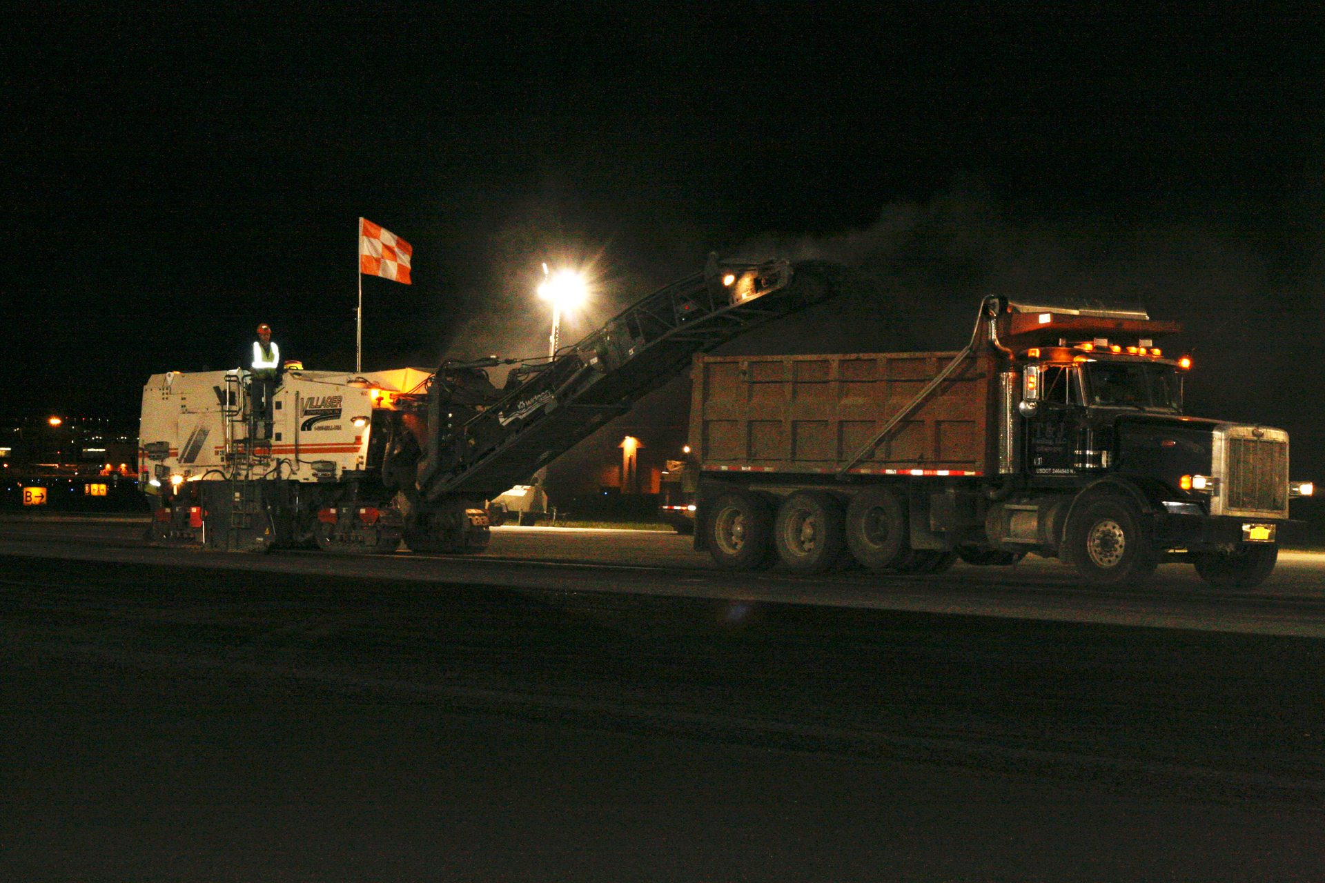 The first four-week phase of the airport job resulted in the milling and removal of more than 9,600 tons of asphalt.