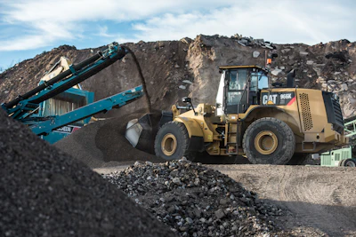 In the year since Sierra Mining traded a couple of loaders for the new 966K XE, the recycling yard’s loader has recorded consistent 1.5- to 1.75-gallon-per-hour fuel economy advantage over its 966H models.