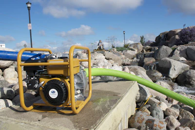 To ensure that lubricating fluids are distributed evenly throughout the pump, place it on level ground when in use.