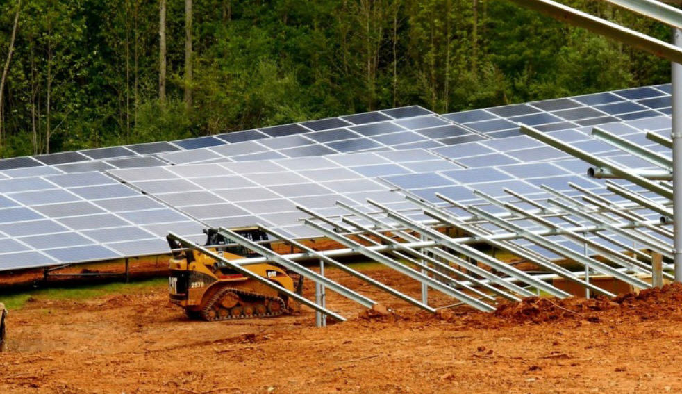 The site contains 9,828 panels and produces 3MW DC of electricity, enough to power approximately 250 area homes.