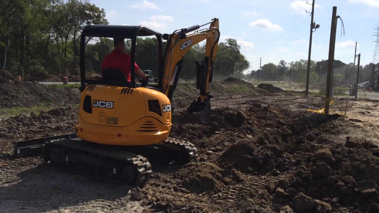 Video: What Rooter Man Plumbers Loves About Its JCB 8035 ZTS Compact Excavator