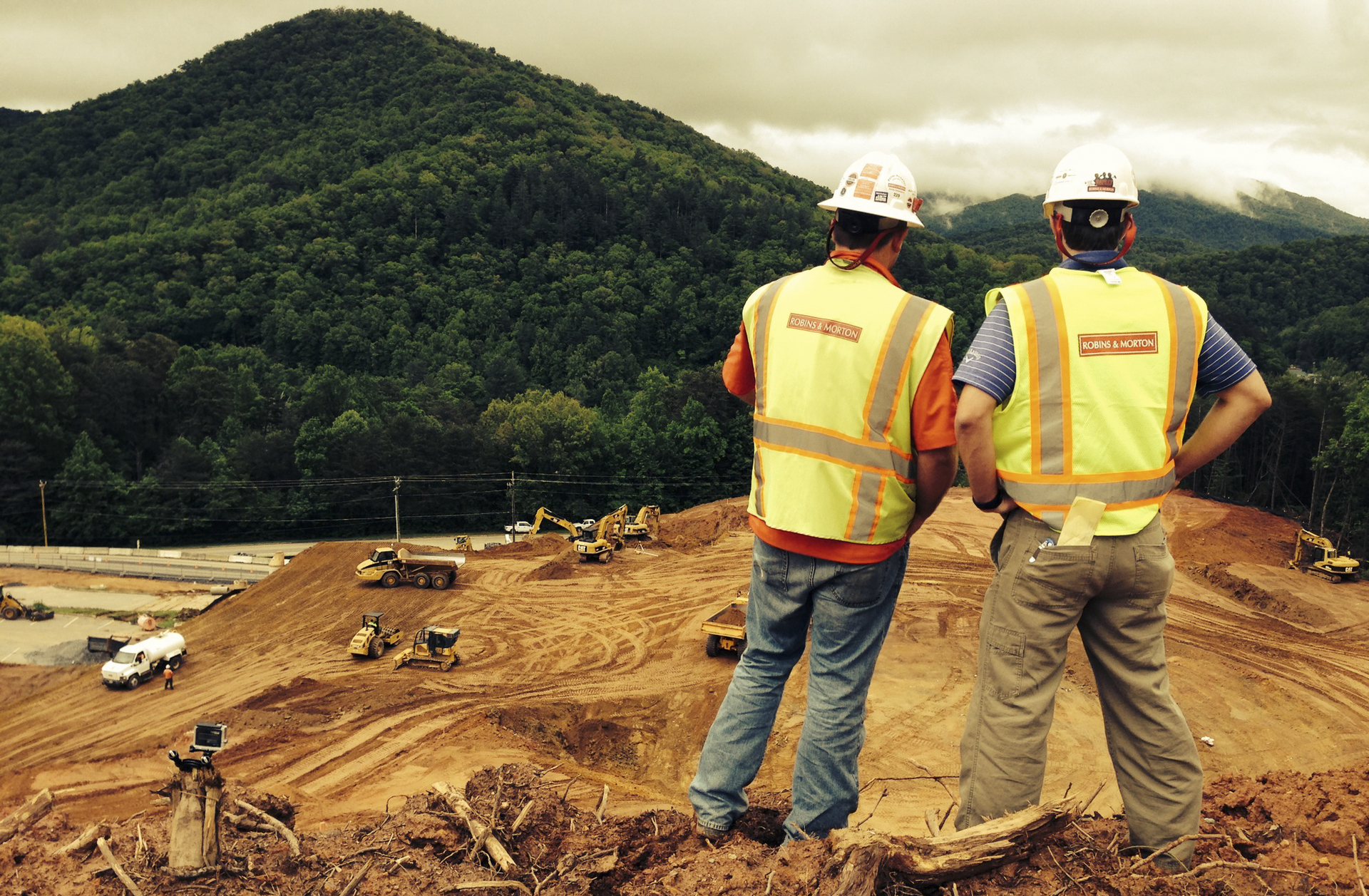 Robins & Morton incorporates sustainability into all aspects of their business. On the jobsite, they focus on erosion control, waste management and safety. During their initial push to be more sustainable in their office locations, they focused in on minimizing energy and water usage and improving air quality.