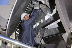 Mixing tip wear needs to be evaluated periodically or when blending quality of the HMA appears inadequate. These mixing tips are reversible to allow increased service life. Drum buildup removal should be performed in conjunction with rotating mixing tips (paddles).