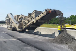 When setting up a mobile crusher, it must be level. If the machine is unlevel left to right, this will cause increased wear on all components from the feeder, to the screens, crushing chambers and conveyor belts.