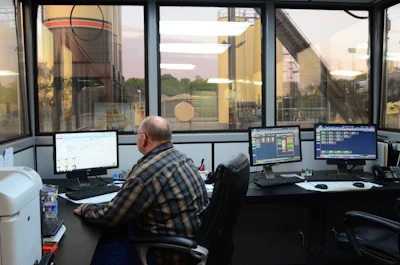 A conscious decision to use industrial grade computers for the central user-interface is yet another step in meeting the overall objective of automation. In addition to meeting rigorous technical specifications, the advantages of using these machines lie in their production stability and long-term availability.