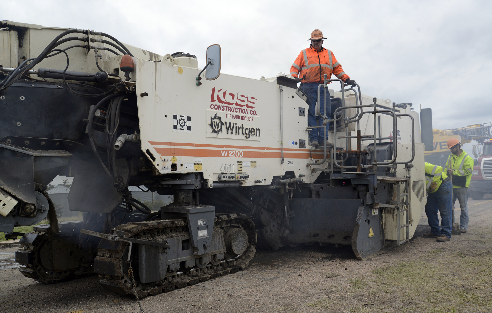 Koss Construction’s W 2200 cold mill with over 15,000 hours was first Wirtgen mill in United States with 12-ft., 6-in. drum.