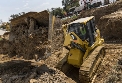 Cat 936K TTL in residential construction application C10511103 564c95a6cd1b6