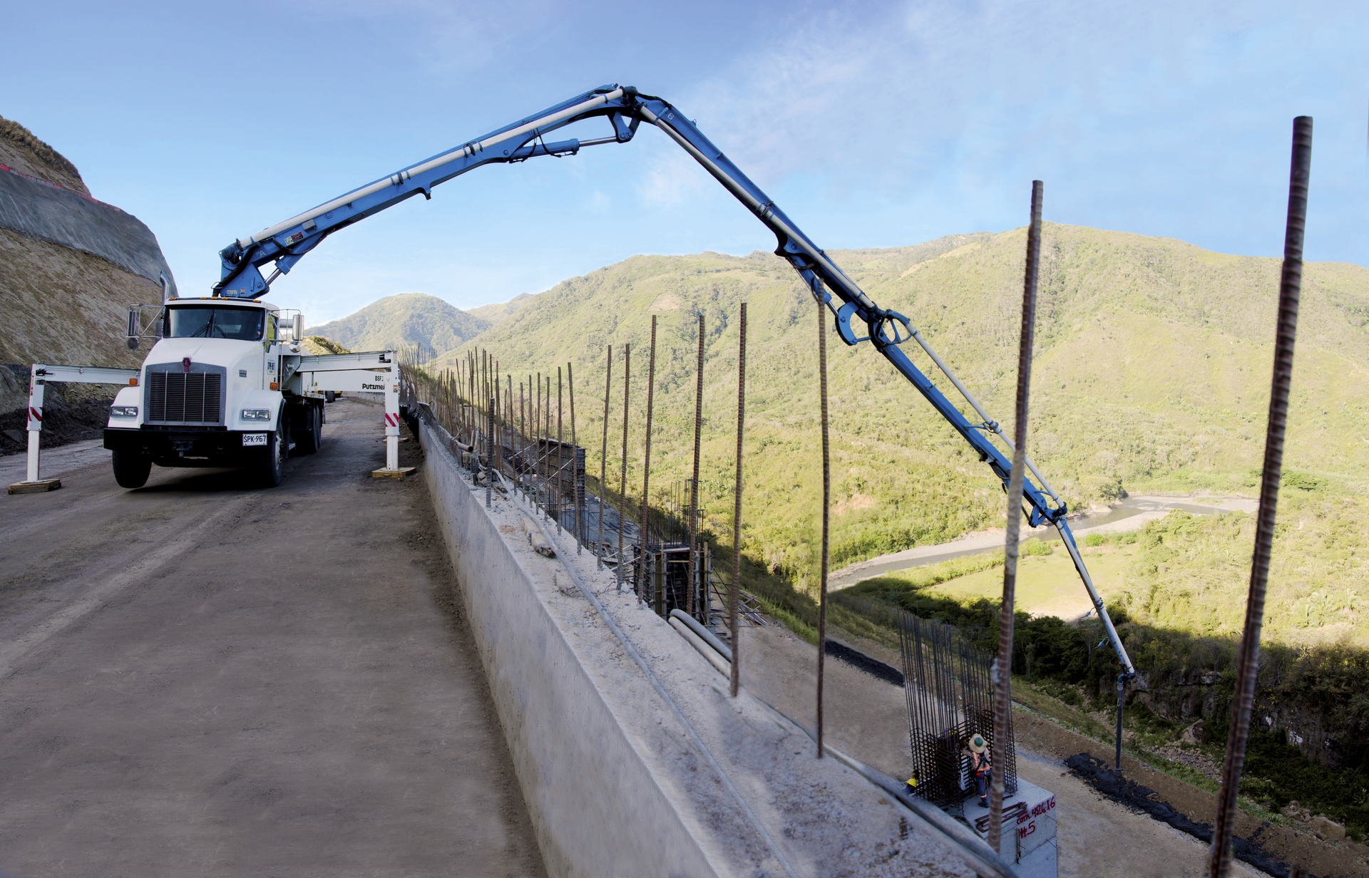 Around 429,000 cu. yd. of concrete and 627,000 short tons of pavement will be used on Sector 1 of the project.