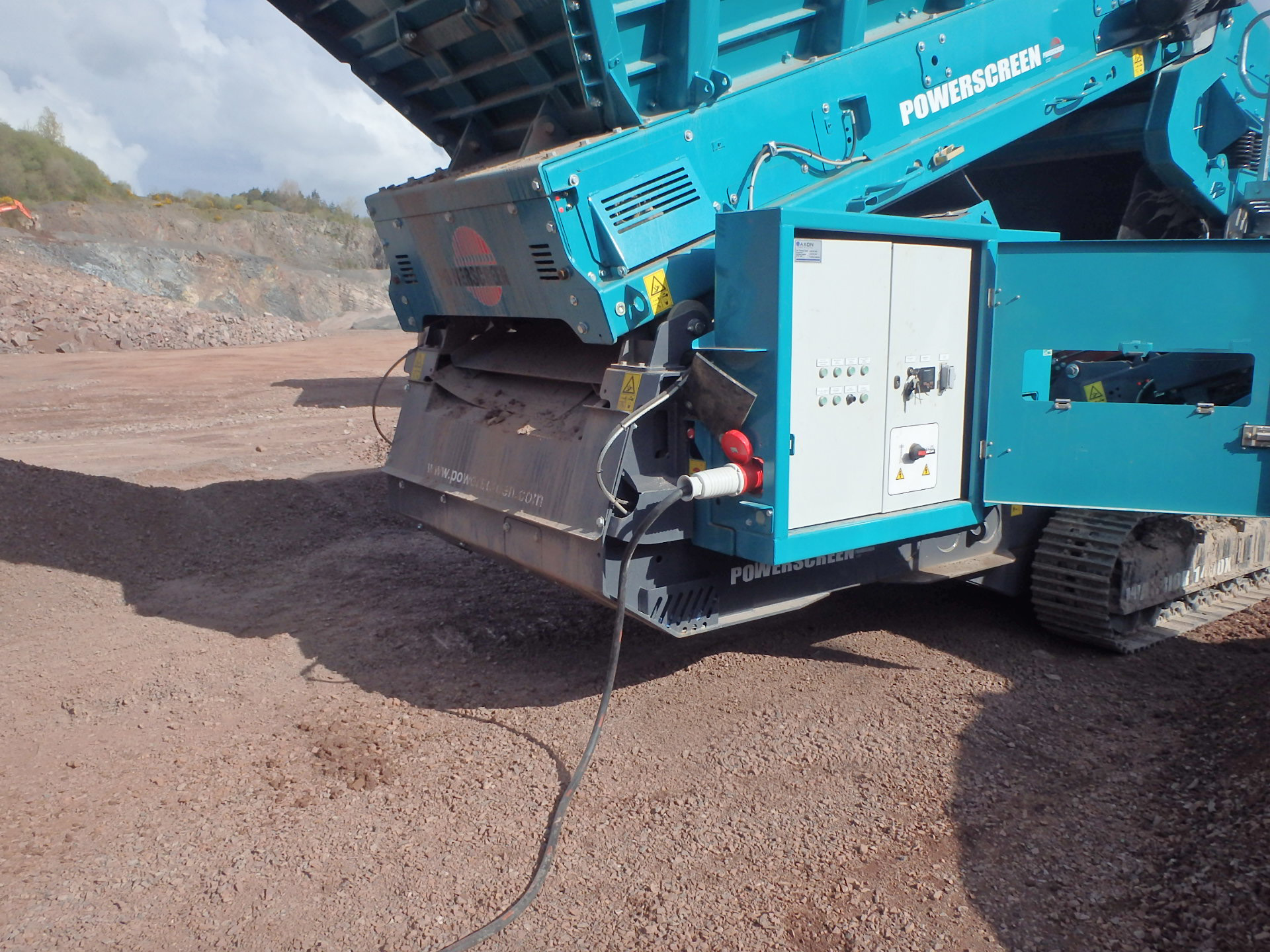 Powerscreen Warrior 1400XE Powered by Premiertrak 600 jaw crusher 57057ce10636c