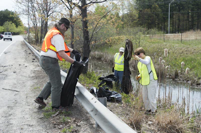 201605190001 HydrInt Long Creek Cleanup JLarson DMongeau KGreco cv1 573ef24fbe291