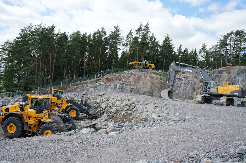“The interesting thing about quarries is that you have so many different functions on one site,” said Erik Brandsma, director-general of the Swedish Energy Agency (SEA). “In many applications, excavators are sufficiently stationary to be powered with electricity through cables. Crushers in our demonstration quarry could also get their power through cables. We could maybe develop plug-in hybrid solutions for haulers. In the future, machines could be fully electrified with batteries, leading to the possibility of fully autonomous, driverless machines guided by computer,” Brandsma says.
