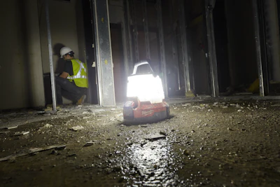 Milwaukee Compact Site Light 2145 20 E 576d7d3cd13b7