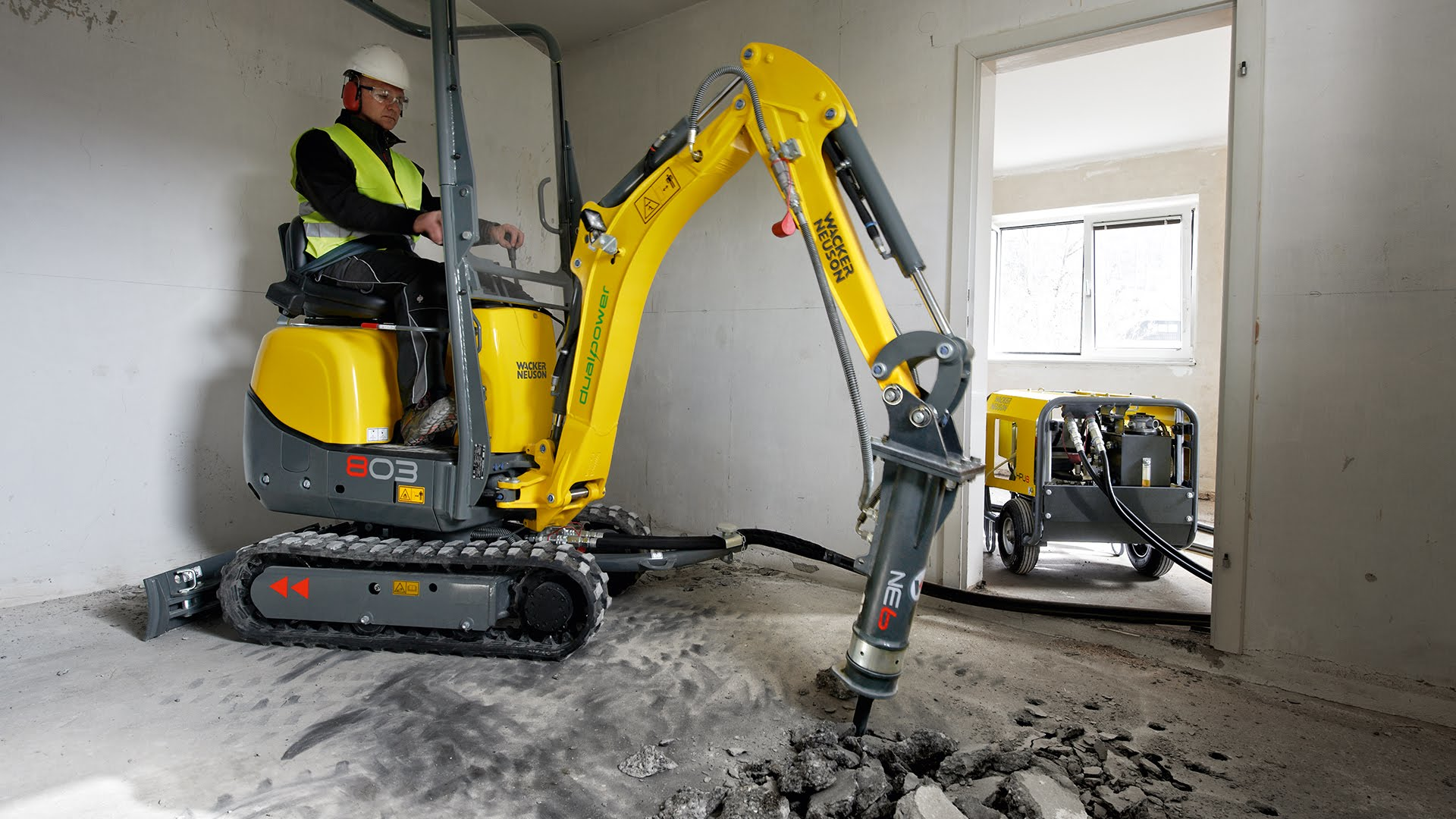 [Video] Wacker Neuson 803 Dual Power Zero Emission Excavator in Action