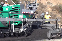 Video: Vögele MT 3000-2i MTV Feeds a Vision 5200-2i Paver on California Highway
