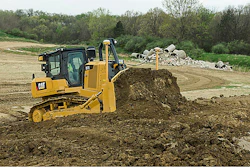 The Caterpillar D7E features an electric drivetrain that generates high torque at low speeds and remains efficient over the entire operating range. Ease of use makes it more productive for even less experienced operators.