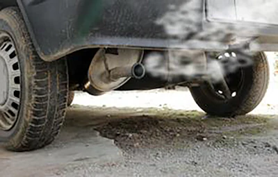 There is no way to properly measure the health of your engine oil through the exhaust gases. The only appropriate method for testing the oil would be through conventional oil analysis.
