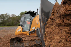 With a load management system, the machine will always attempt to optimize the balance between torque and speed to maximize productivity. As the dozer builds a load in front of the blade, the load management system reduces the track speed to provide more torque to the ground.
